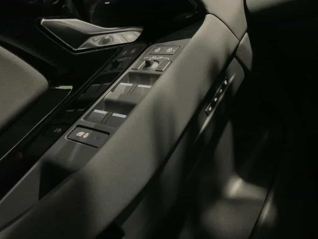 Land Rover Range Rover Evoque S D200 11/2025-photo-19