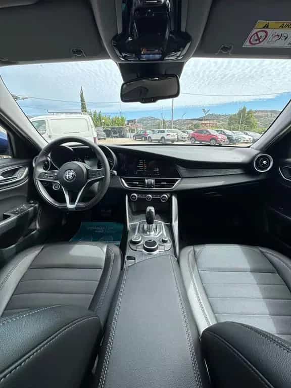 Alfa Romeo Giulia 2.2 Turbodiesel 180 CV AT8 AWD 08/2018-photo-3