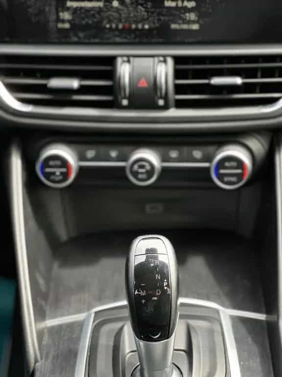 Alfa Romeo Giulia 2.2 Turbodiesel 180 CV AT8 AWD 08/2018-photo-8