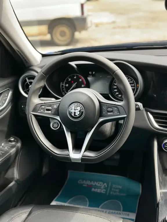 Alfa Romeo Giulia 2.2 Turbodiesel 180 CV AT8 AWD 08/2018-photo-9