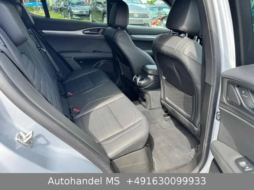 Alfa Romeo Stelvio Veloce Q4 05/2024-photo-11