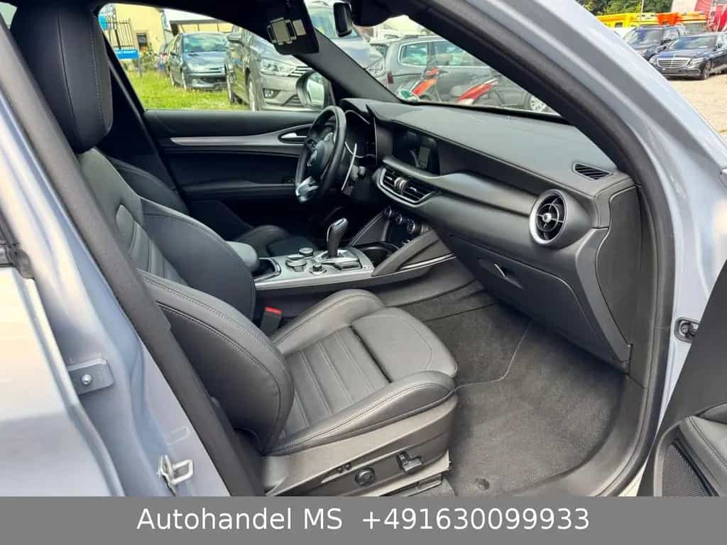 Alfa Romeo Stelvio Veloce Q4 05/2024-photo-12