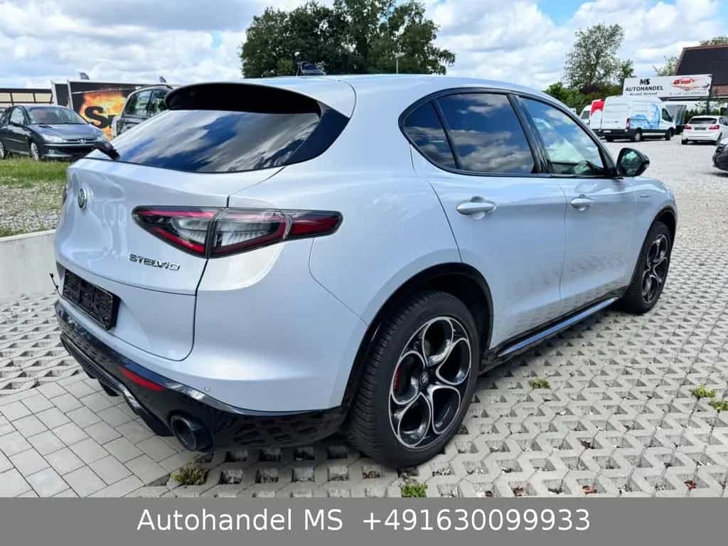 Alfa Romeo Stelvio Veloce Q4 05/2024-photo-3