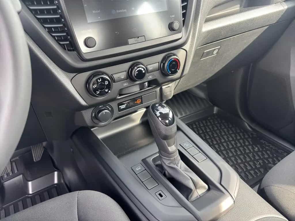 Isuzu D-Max Space Cab 4x4 L A/T null-photo-12