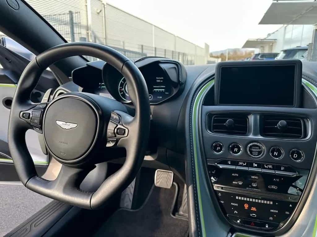 Aston Martin DBS Superleggera Coupe 04/2021-photo-8