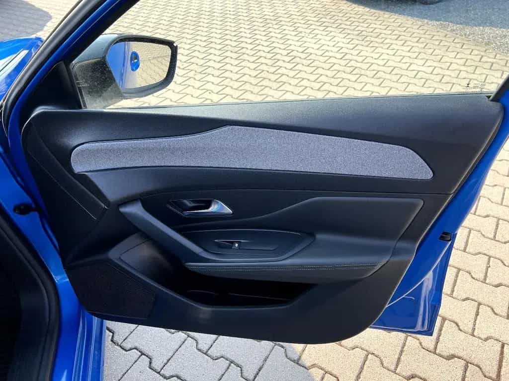 Peugeot 308 1.2 PureTech 130 Allure *LED Navi Leder DAB* 09/2023-photo-18