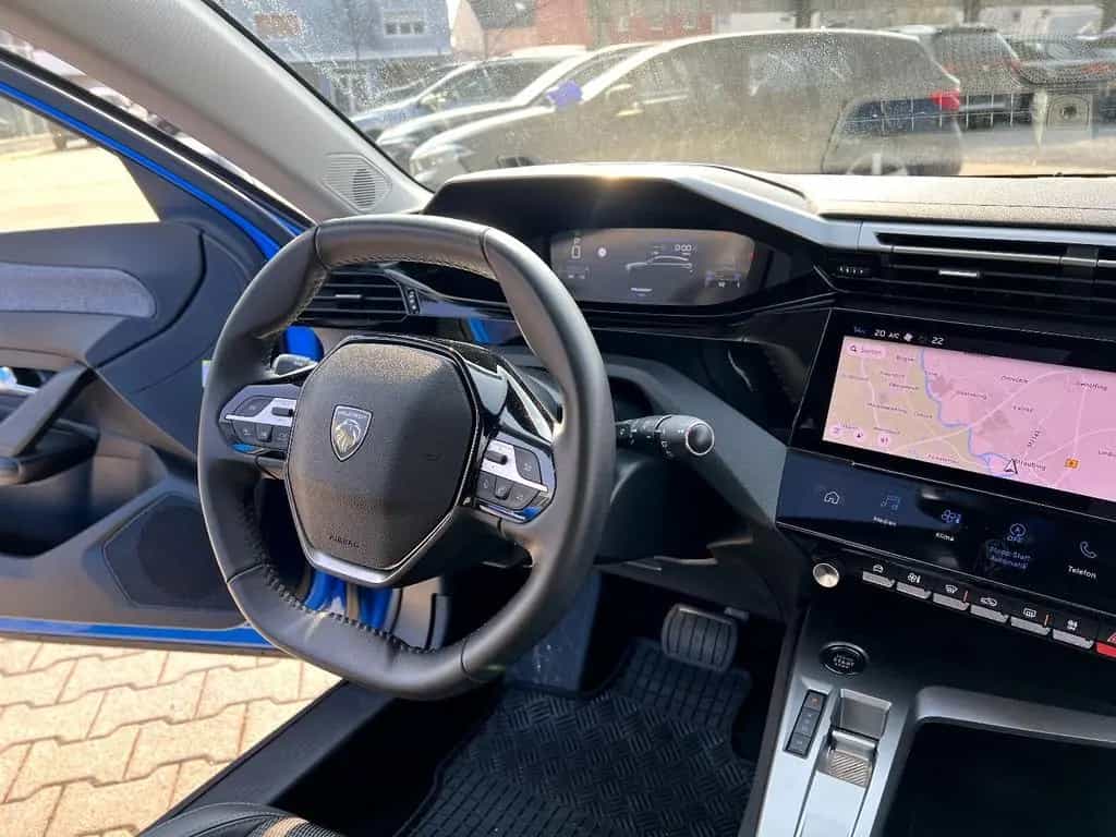 Peugeot 308 1.2 PureTech 130 Allure *LED Navi Leder DAB* 09/2023-photo-23
