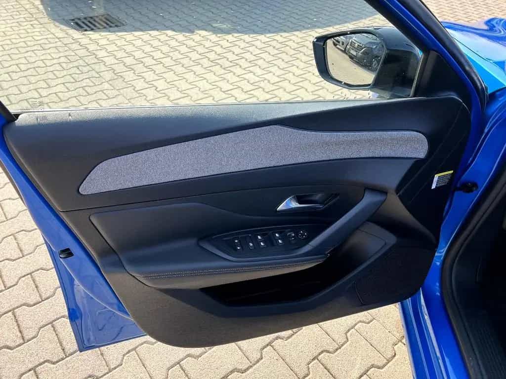 Peugeot 308 1.2 PureTech 130 Allure *LED Navi Leder DAB* 09/2023-photo-9