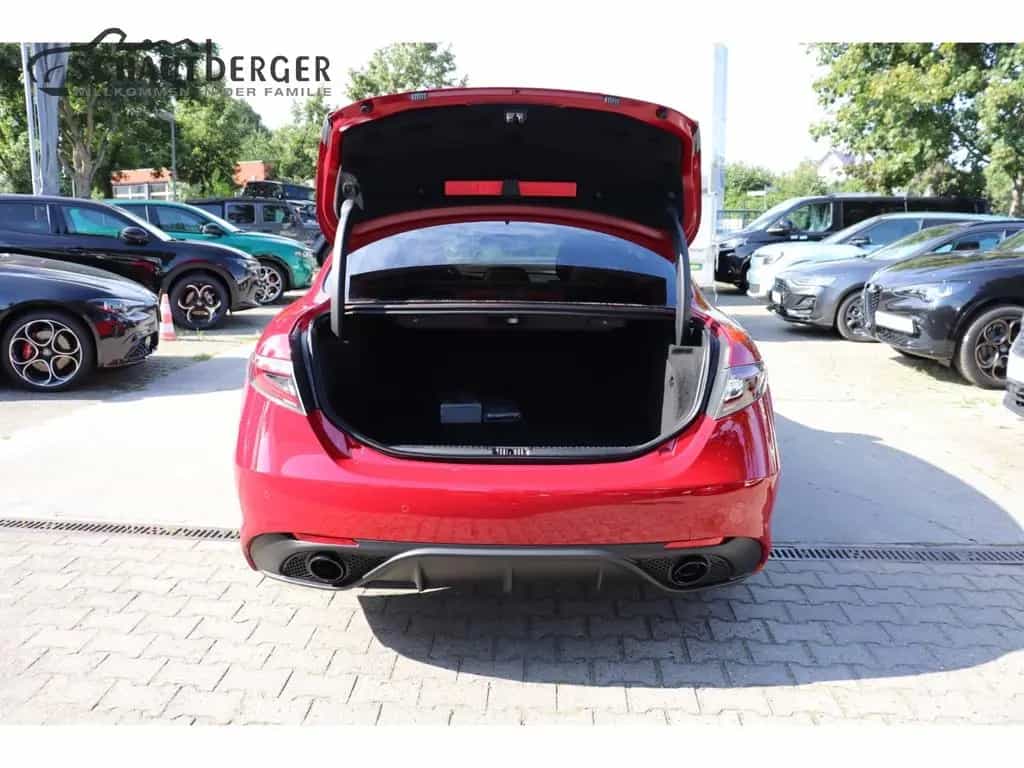 Alfa Romeo Giulia Intensa Q4 2.0 Turbo 16V EU6e AD Panorama 11/2025-photo-16