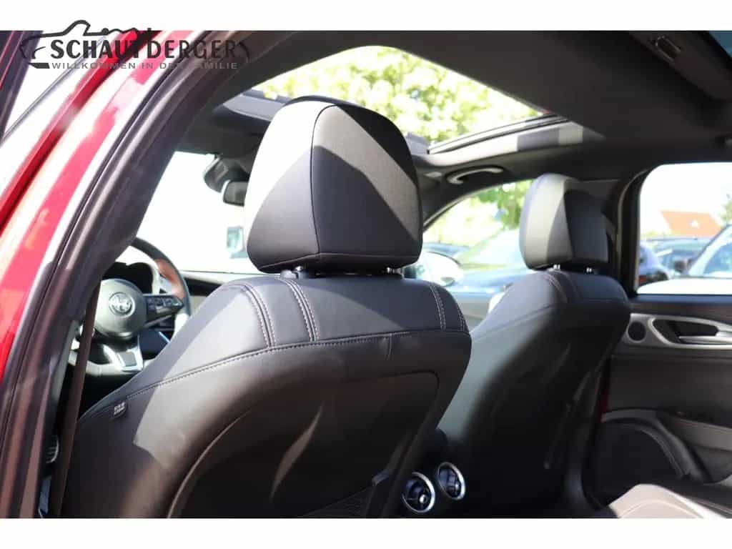 Alfa Romeo Giulia Intensa Q4 2.0 Turbo 16V EU6e AD Panorama 11/2025-photo-26