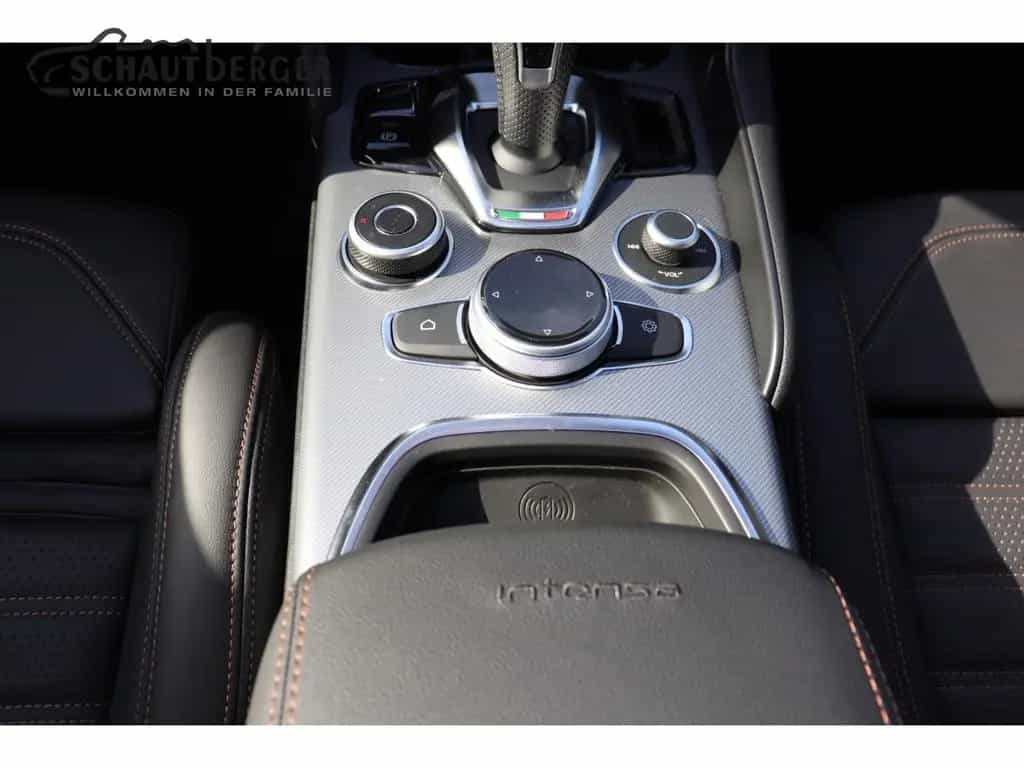 Alfa Romeo Giulia Intensa Q4 2.0 Turbo 16V EU6e AD Panorama 11/2025-photo-30
