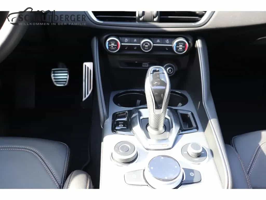 Alfa Romeo Giulia Intensa Q4 2.0 Turbo 16V EU6e AD Panorama 11/2025-photo-31
