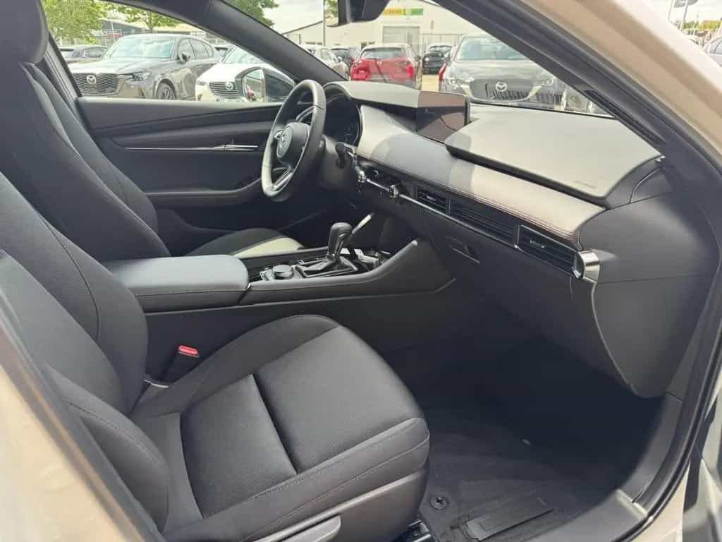 Mazda 3 2.5L e-SKYACTIV G 140ps Homura LED PDC 07/2025-photo-17