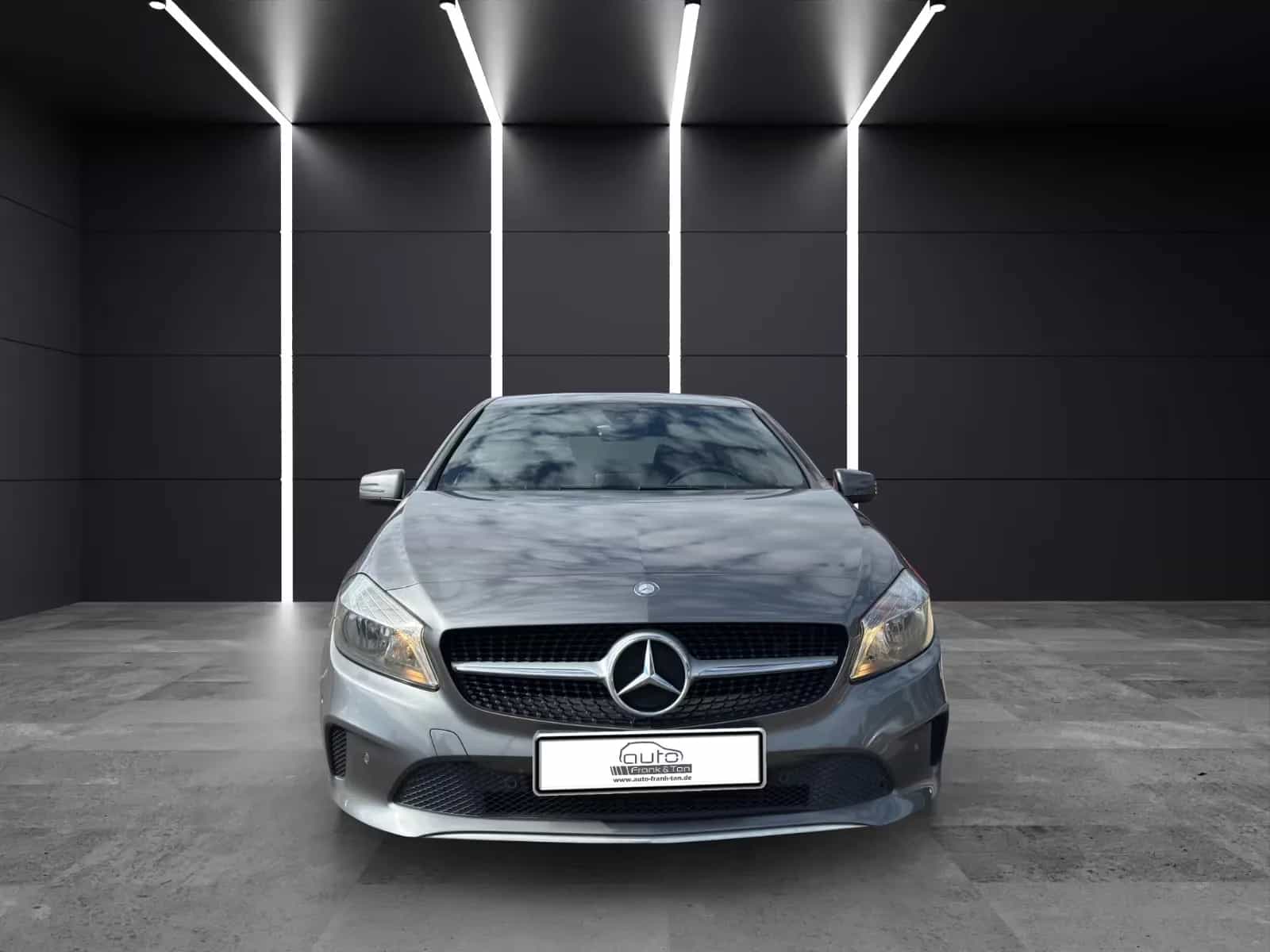 Mercedes-Benz A-Class 200 07/2016-photo-1