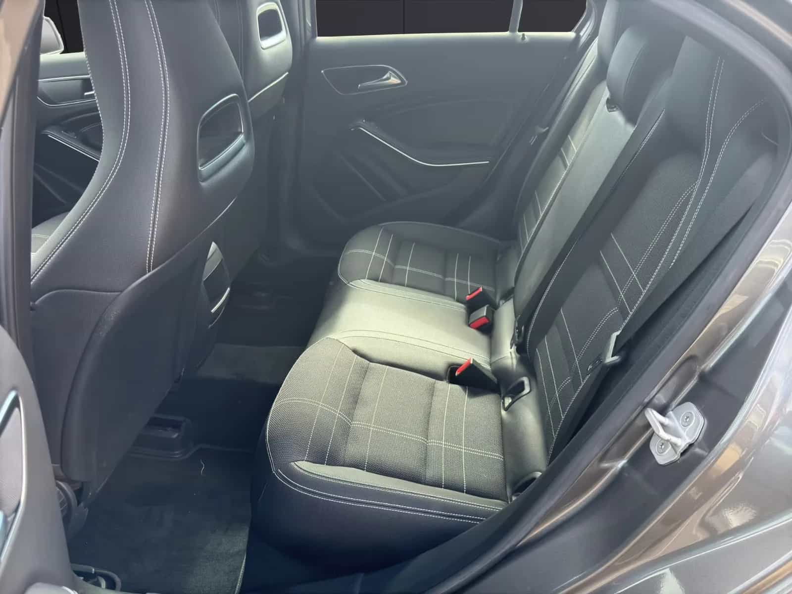 Mercedes-Benz A-Class 200 07/2016-photo-11