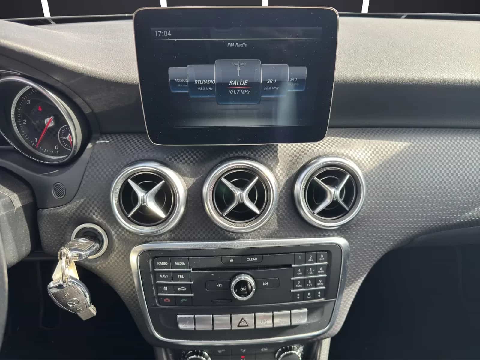 Mercedes-Benz A-Class 200 07/2016-photo-8