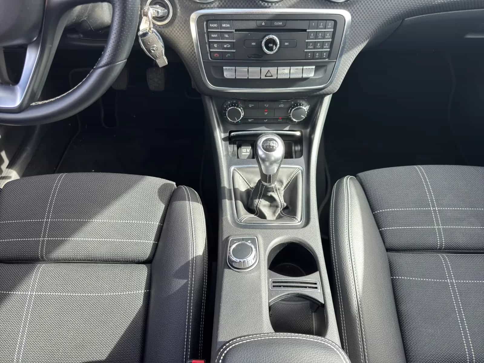 Mercedes-Benz A-Class 200 07/2016-photo-9
