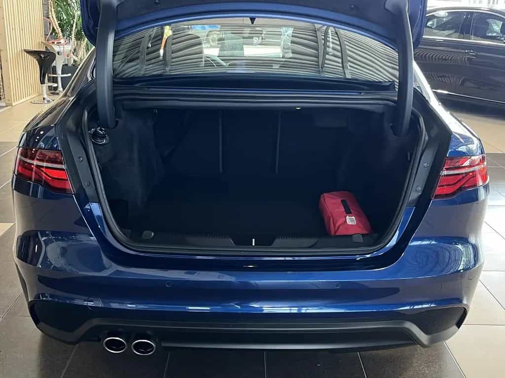 Jaguar XE S Premium*AHK*LED*ACC*Leder*Ambinte* 04/2021-photo-5