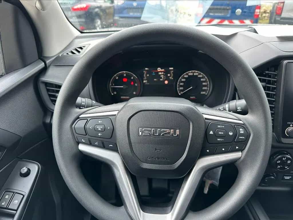Isuzu D-Max 4x4 L A/T Double Cab null-photo-11