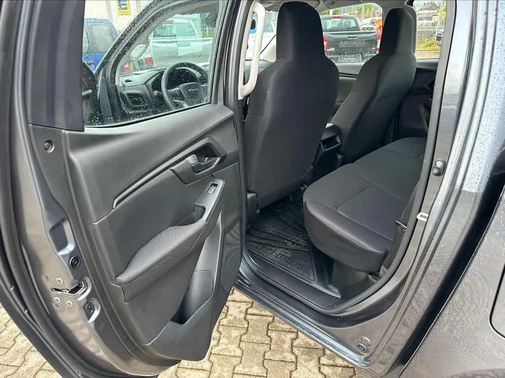 Isuzu D-Max 4x4 L A/T Double Cab null-photo-15