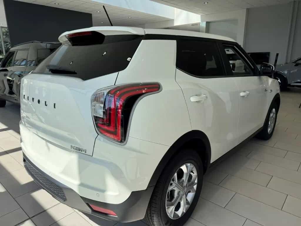 KGM Tivoli Nomad A/T 2WD 1.5 Turbo 163 PS Navi Apple 09/2025-photo-2