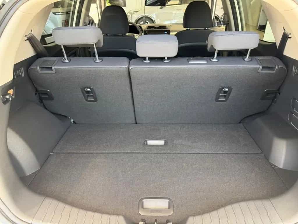 KGM Tivoli Nomad A/T 2WD 1.5 Turbo 163 PS Navi Apple 09/2025-photo-3
