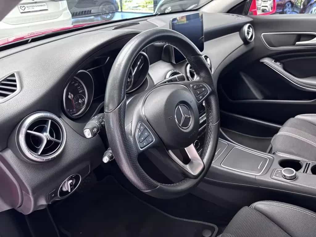 Mercedes-Benz CLA-Class 200 SHOOTING BRAKE AUTOMAT+PANO+NAV+LED+DIST 09/2016-photo-6