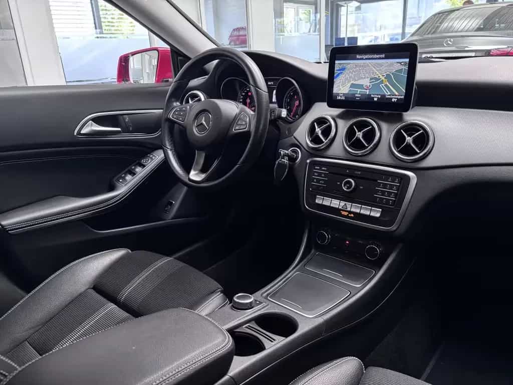 Mercedes-Benz CLA-Class 200 SHOOTING BRAKE AUTOMAT+PANO+NAV+LED+DIST 09/2016-photo-9