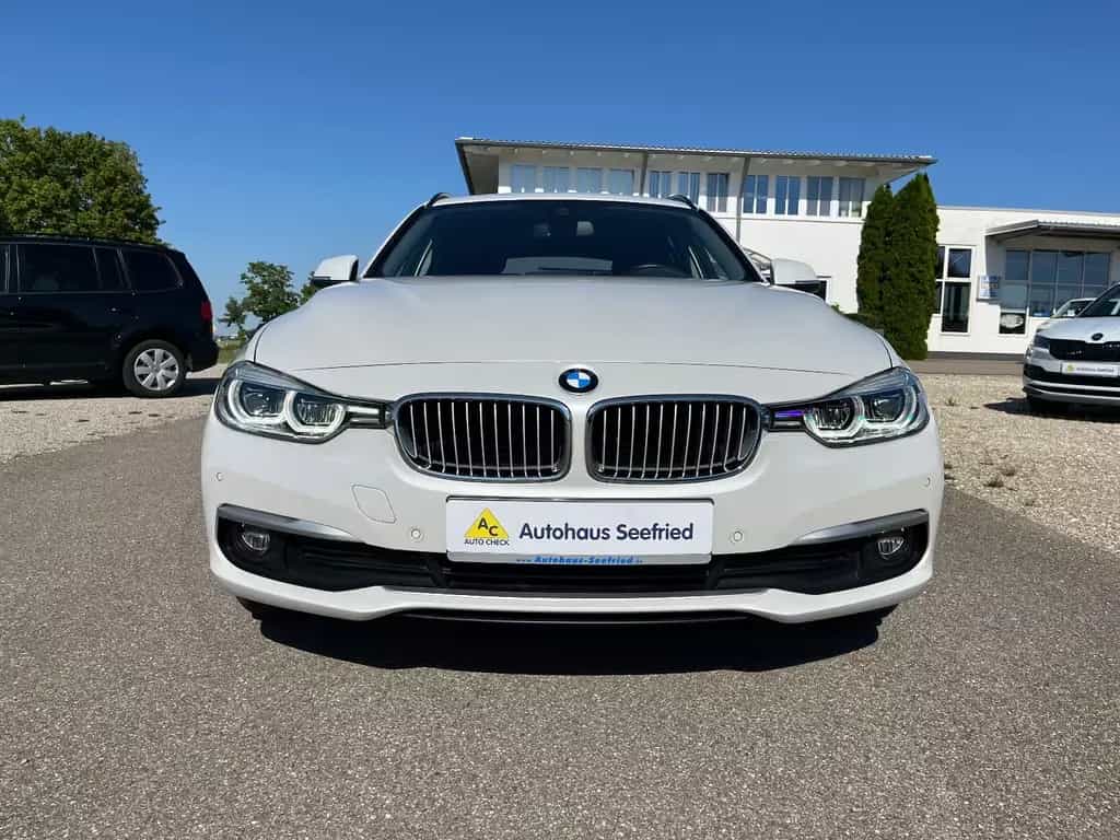 BMW 320 d xDrive Luxury Line Leder AHK LED P.-Dach 02/2019-photo-1