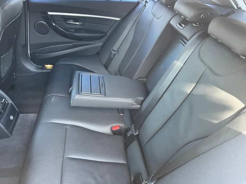 BMW 320 d xDrive Luxury Line Leder AHK LED P.-Dach 02/2019-photo-11