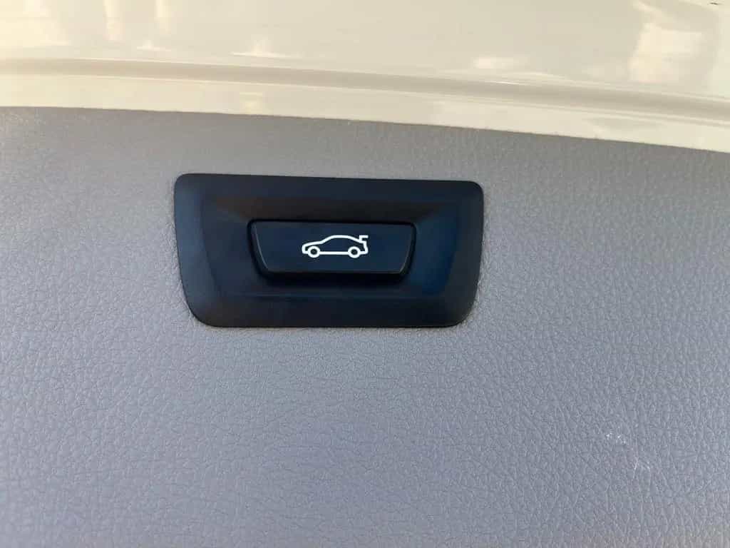 BMW 320 d xDrive Luxury Line Leder AHK LED P.-Dach 02/2019-photo-17