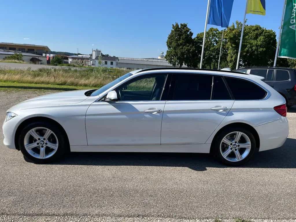 BMW 320 d xDrive Luxury Line Leder AHK LED P.-Dach 02/2019-photo-2