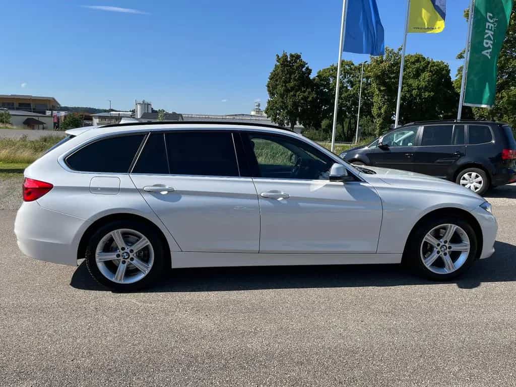 BMW 320 d xDrive Luxury Line Leder AHK LED P.-Dach 02/2019-photo-3