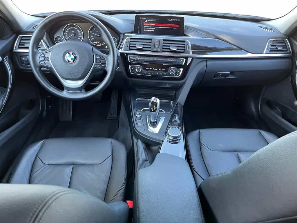 BMW 320 d xDrive Luxury Line Leder AHK LED P.-Dach 02/2019-photo-5