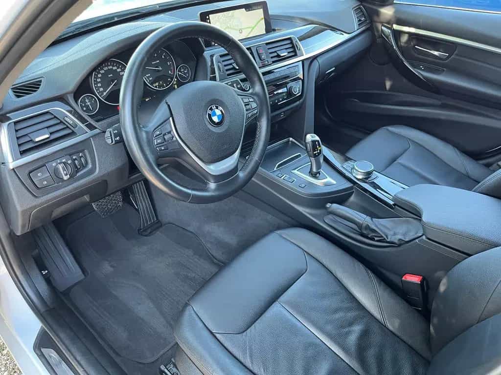 BMW 320 d xDrive Luxury Line Leder AHK LED P.-Dach 02/2019-photo-8