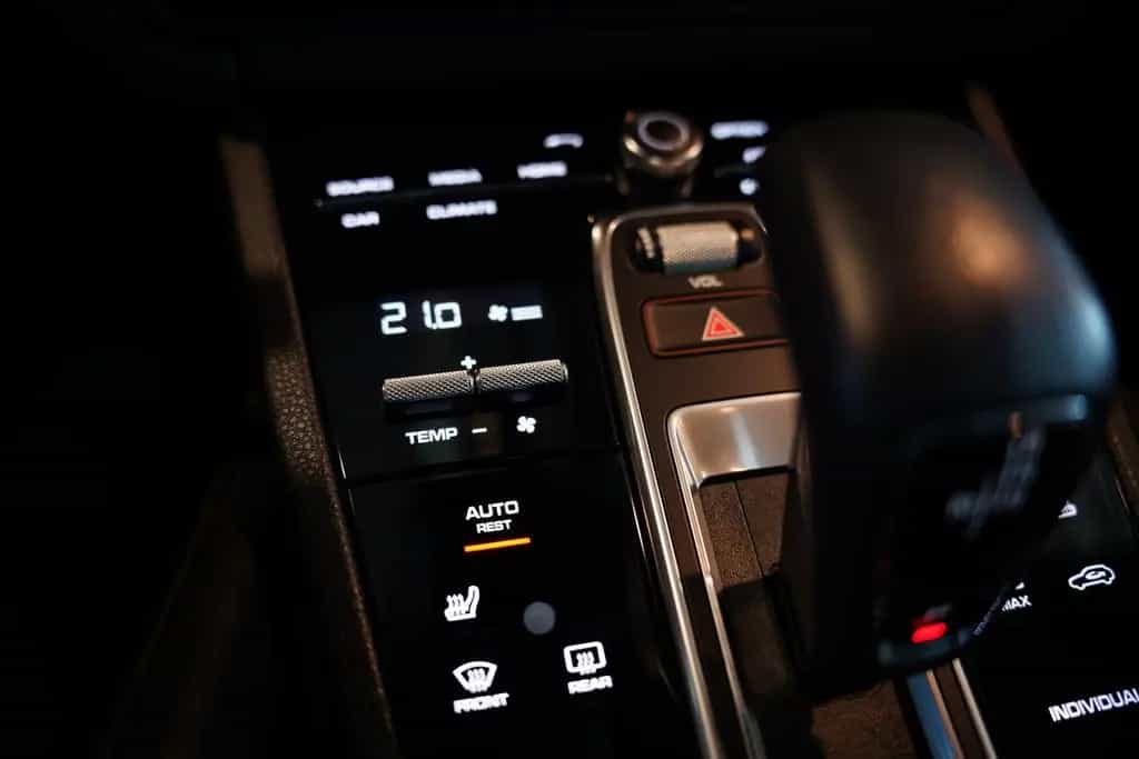 Porsche Cayenne 2.Hand *LUFT *H-UP *Memory *AHK *PDLS 03/2019-photo-24