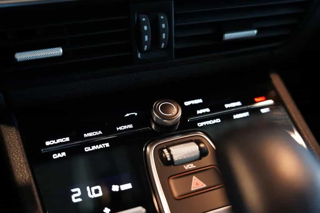 Porsche Cayenne 2.Hand *LUFT *H-UP *Memory *AHK *PDLS 03/2019-photo-25