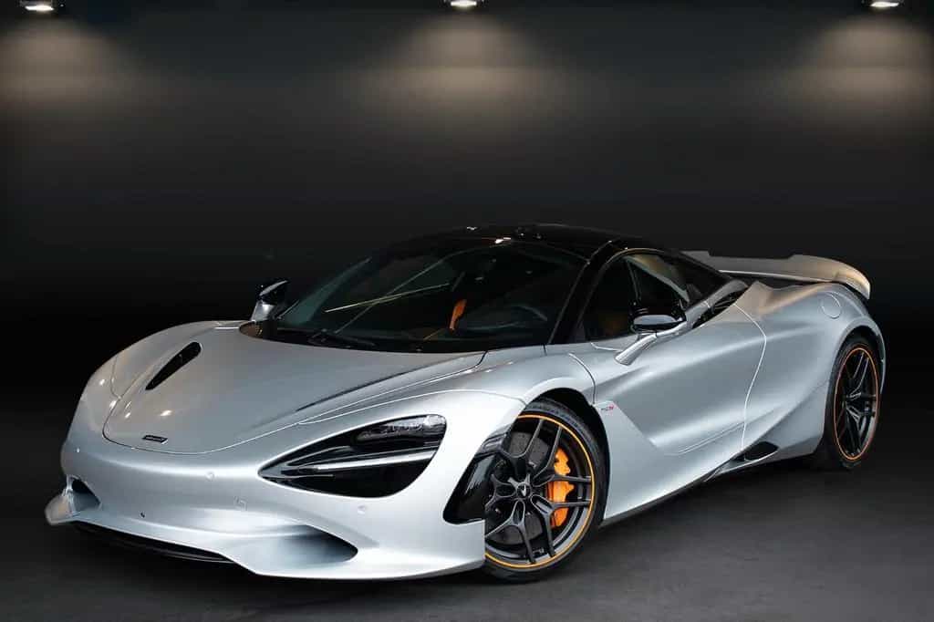 McLaren 750S - B&W Lift Elite Paint Carbon Interior 360° 01/2025-photo-1