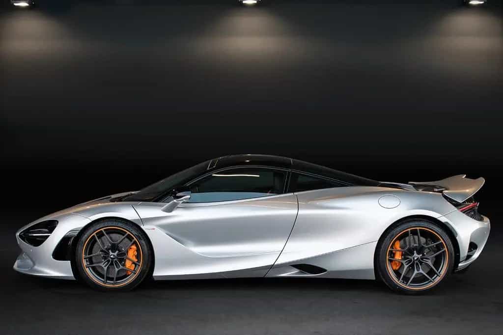 McLaren 750S - B&W Lift Elite Paint Carbon Interior 360° 01/2025-photo-12