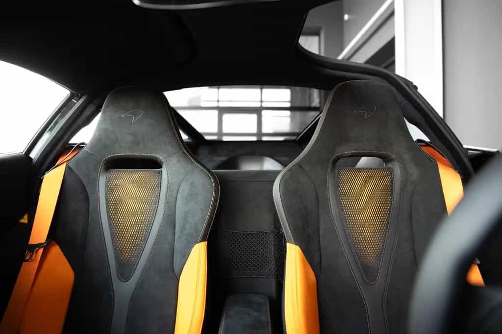 McLaren 750S - B&W Lift Elite Paint Carbon Interior 360° 01/2025-photo-18