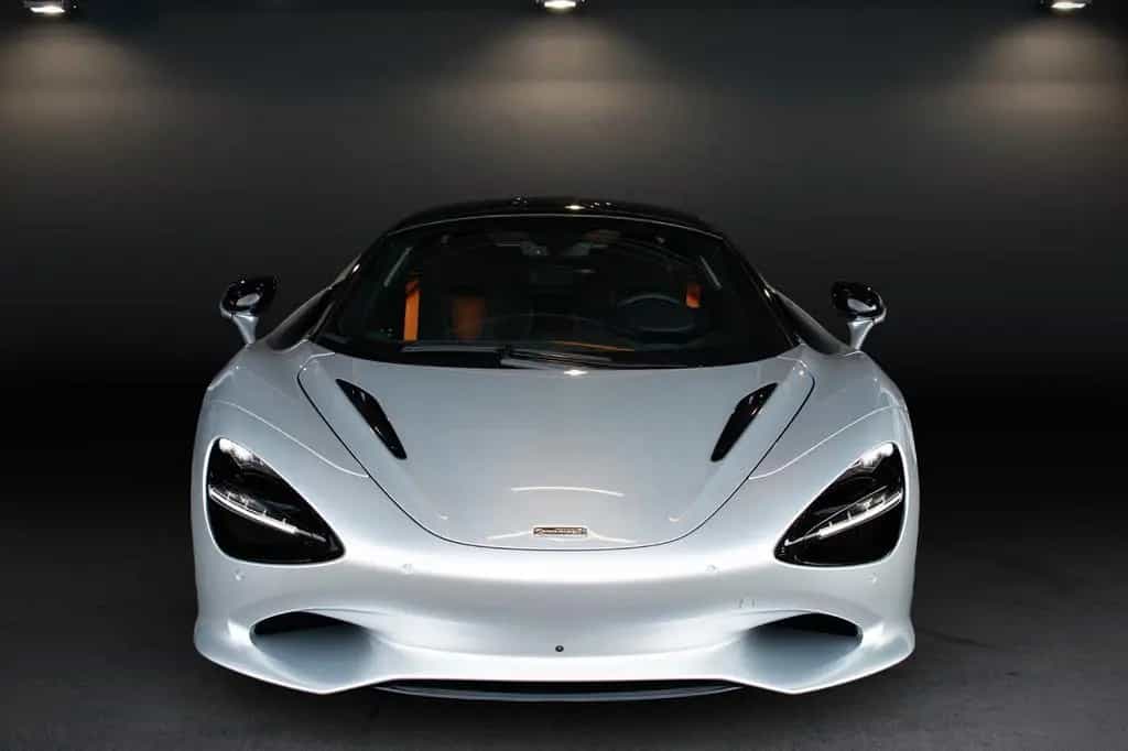McLaren 750S - B&W Lift Elite Paint Carbon Interior 360° 01/2025-photo-2