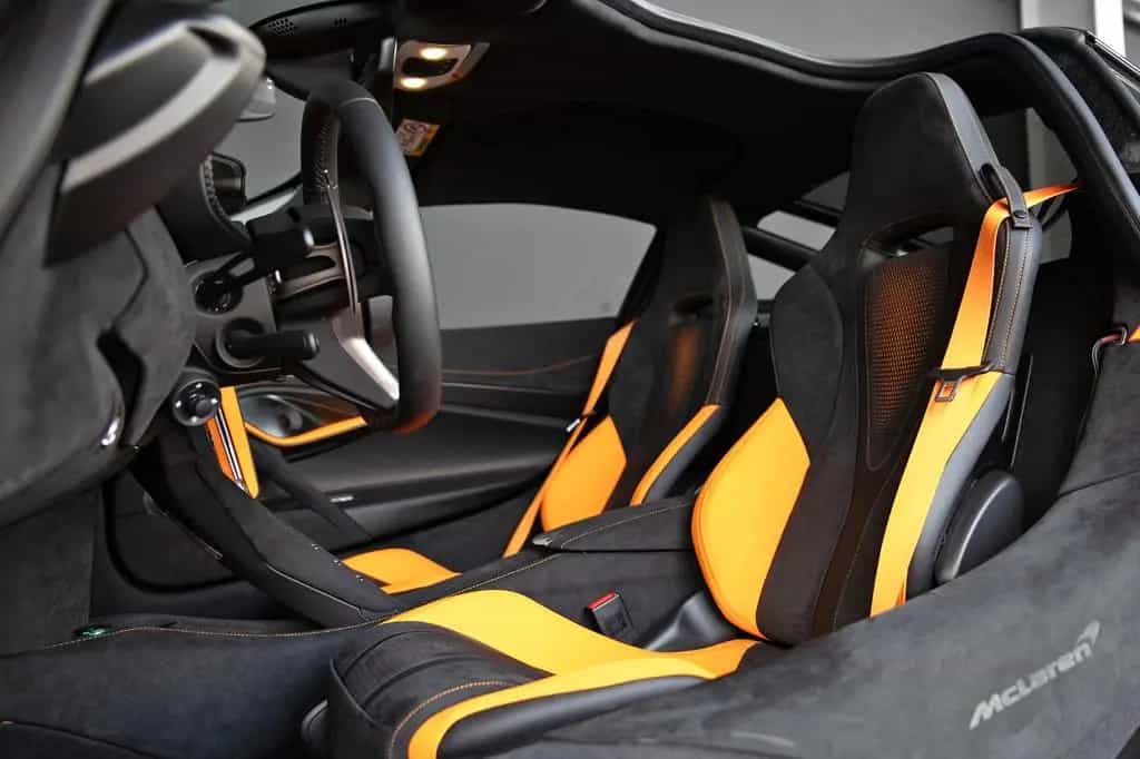 McLaren 750S - B&W Lift Elite Paint Carbon Interior 360° 01/2025-photo-22
