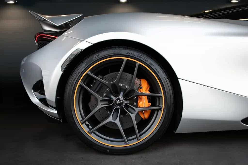 McLaren 750S - B&W Lift Elite Paint Carbon Interior 360° 01/2025-photo-25