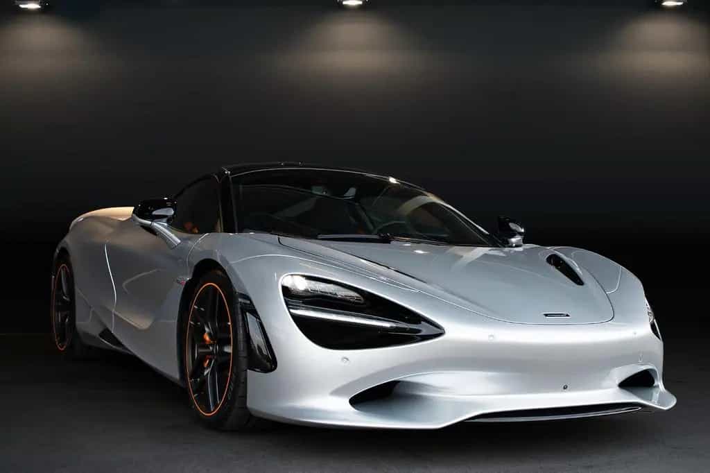 McLaren 750S - B&W Lift Elite Paint Carbon Interior 360° 01/2025-photo-28