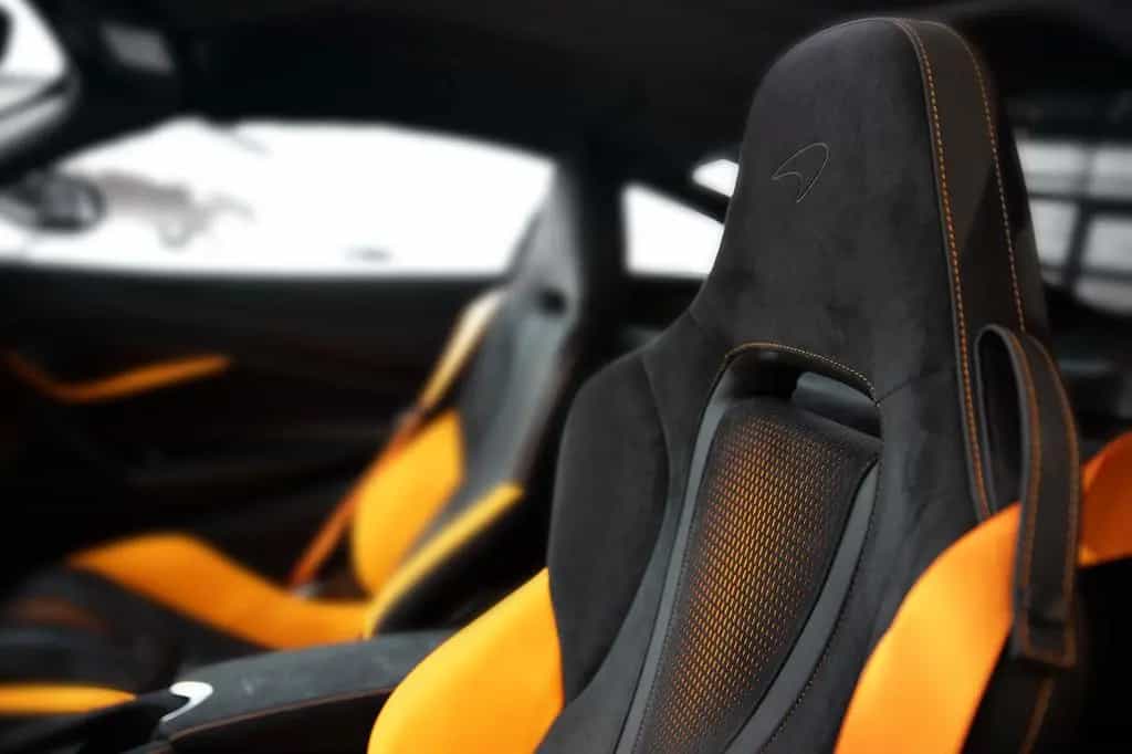 McLaren 750S - B&W Lift Elite Paint Carbon Interior 360° 01/2025-photo-32