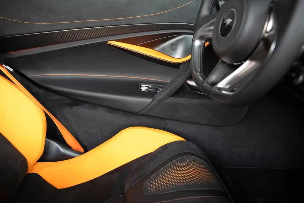McLaren 750S - B&W Lift Elite Paint Carbon Interior 360° 01/2025-photo-34