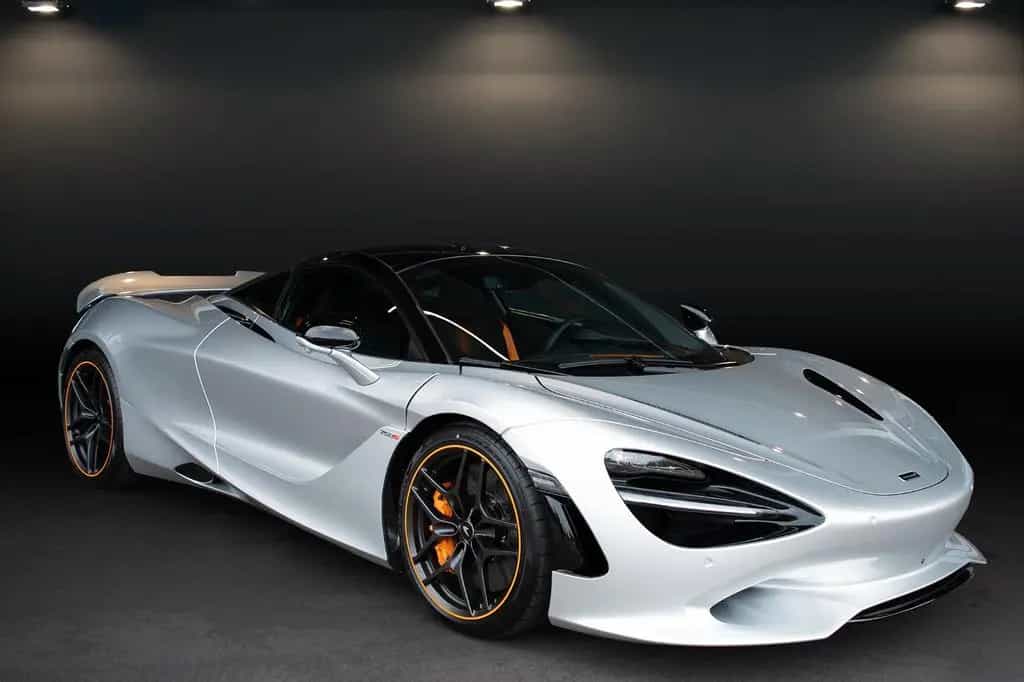 McLaren 750S - B&W Lift Elite Paint Carbon Interior 360° 01/2025-photo-4