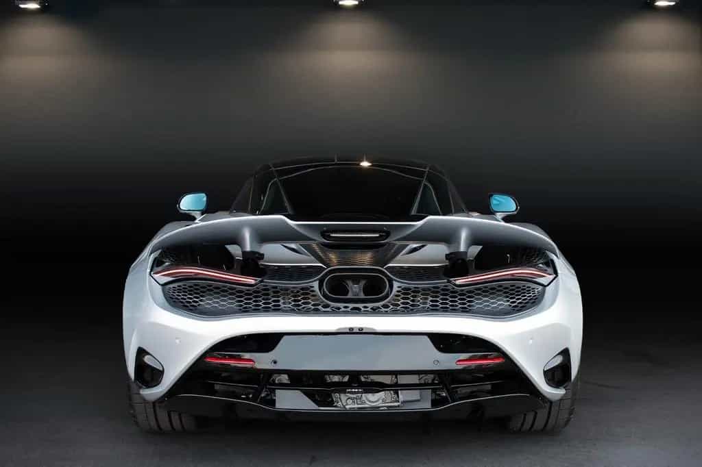 McLaren 750S - B&W Lift Elite Paint Carbon Interior 360° 01/2025-photo-8