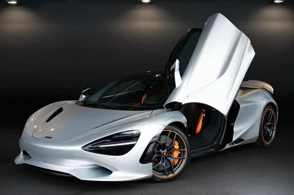 McLaren 750S - B&W Lift Elite Paint Carbon Interior 360° 01/2025-photo-9