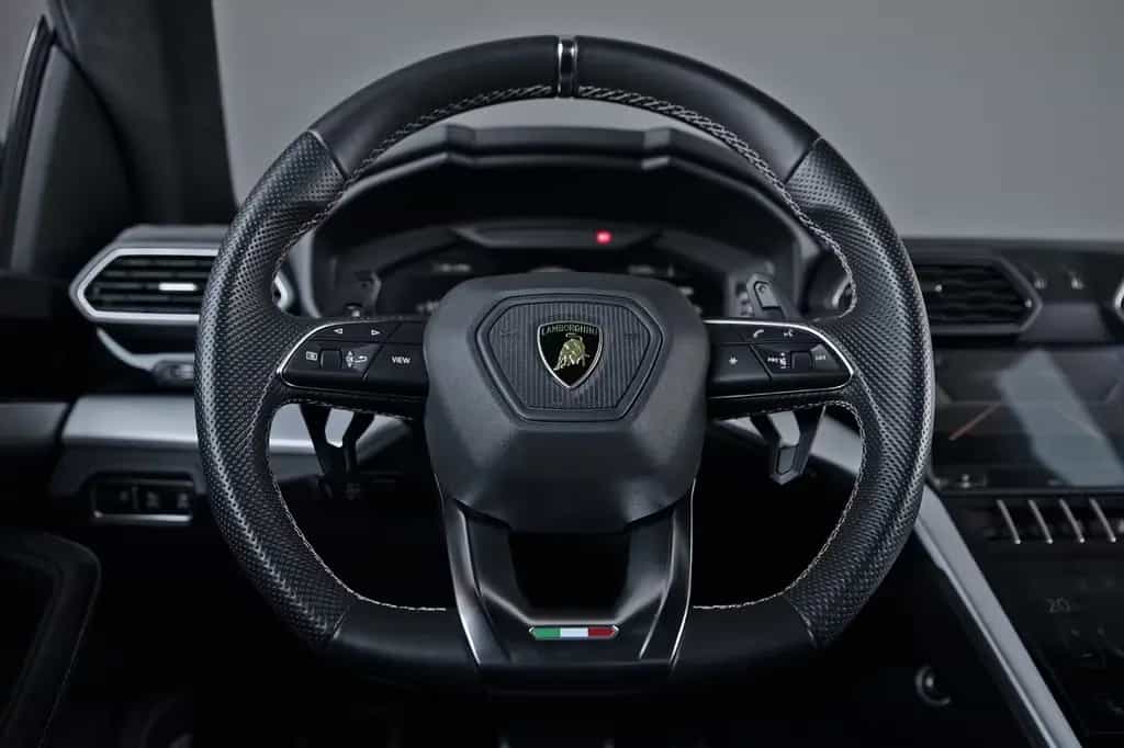 Lamborghini Urus - Grigio Lynx - B&O - 1.Hand - Unfallfrei 12/2018-photo-17